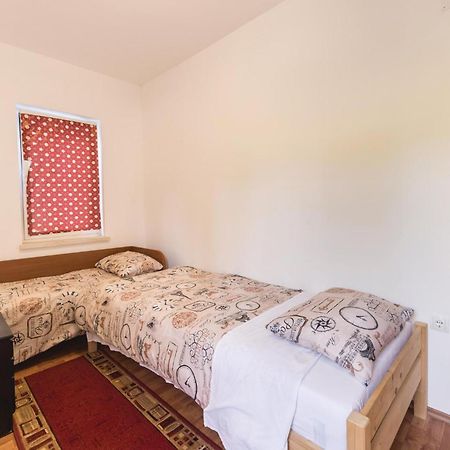 Cozy Apartment In Blace With Wifi Exterior photo