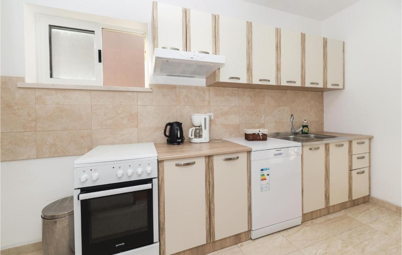 Cozy Apartment In Blace With Wifi Exterior photo